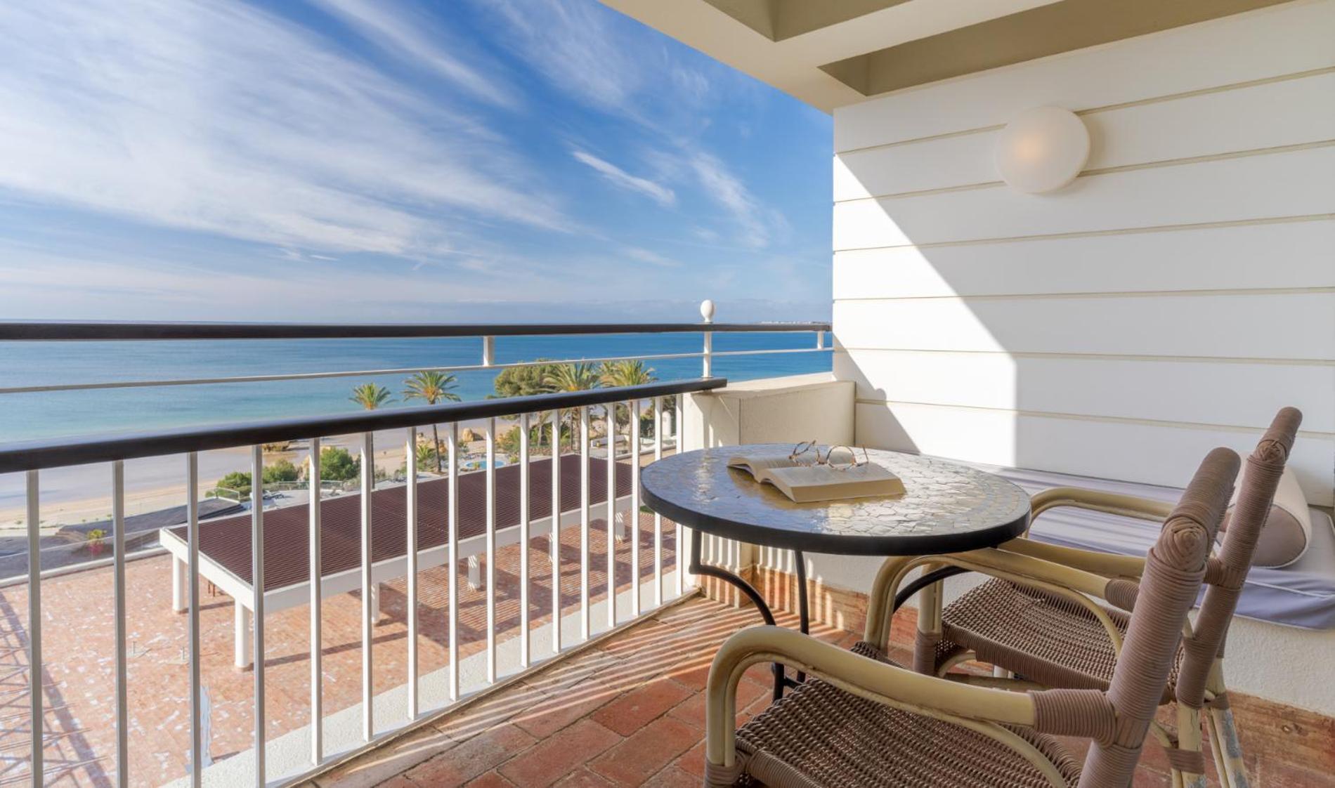 Pestana Alvor Praia Premium Beach & Golf Resort Εξωτερικό φωτογραφία A balcony